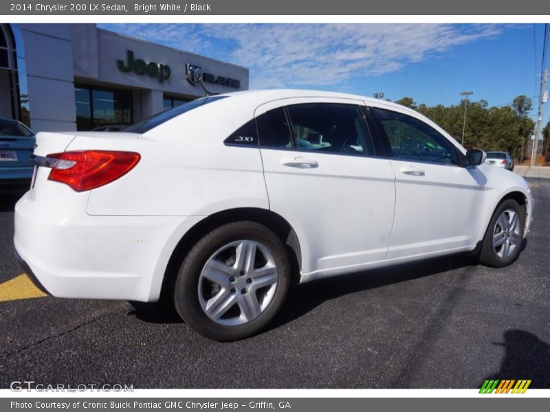 Bright White / Black 2014 Chrysler 200 LX Sedan