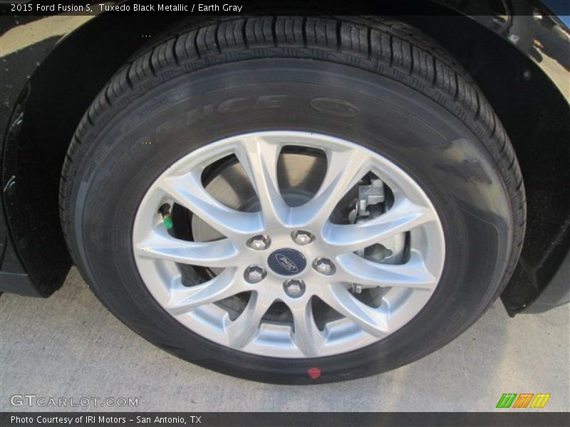 Tuxedo Black Metallic / Earth Gray 2015 Ford Fusion S