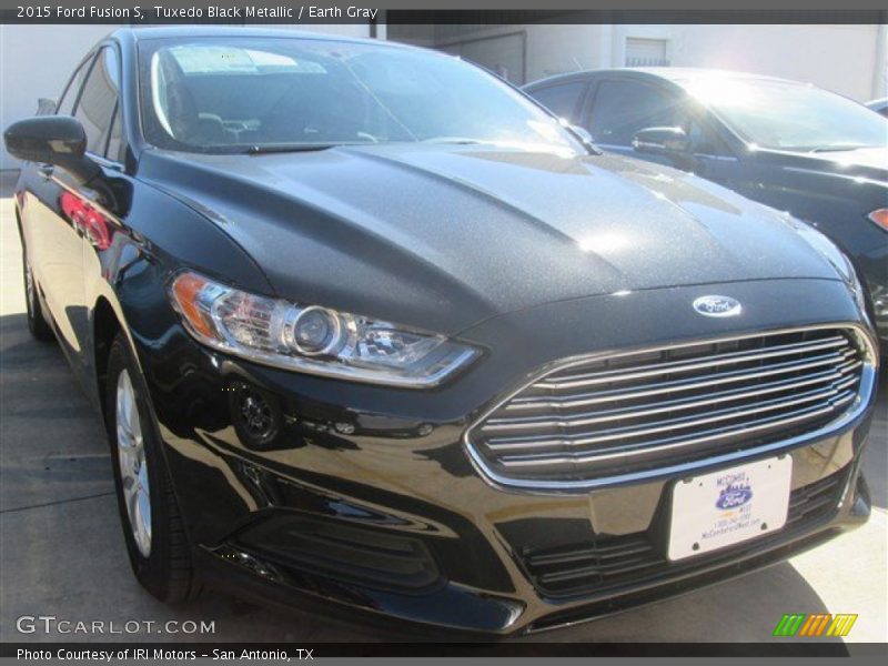 Tuxedo Black Metallic / Earth Gray 2015 Ford Fusion S