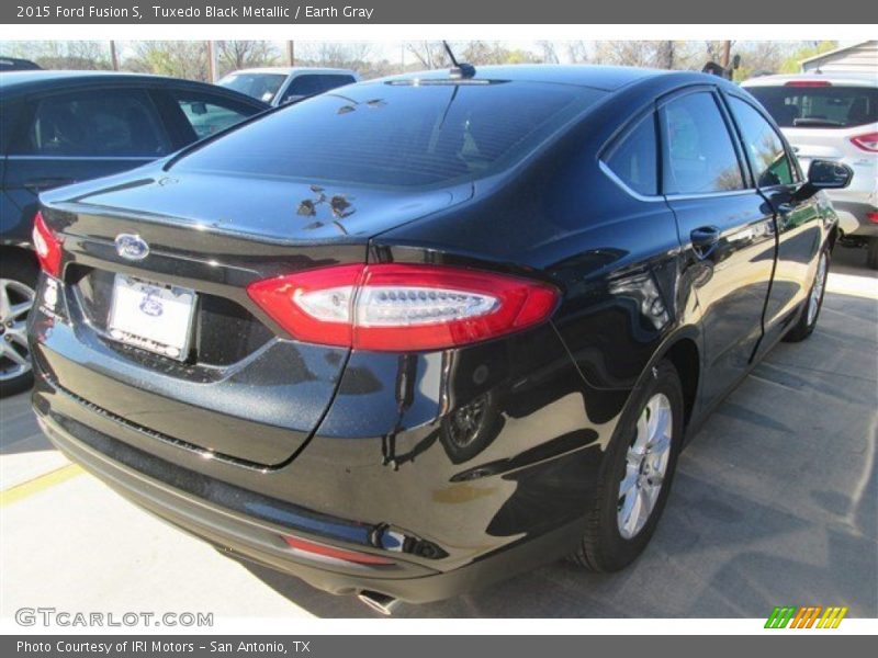 Tuxedo Black Metallic / Earth Gray 2015 Ford Fusion S
