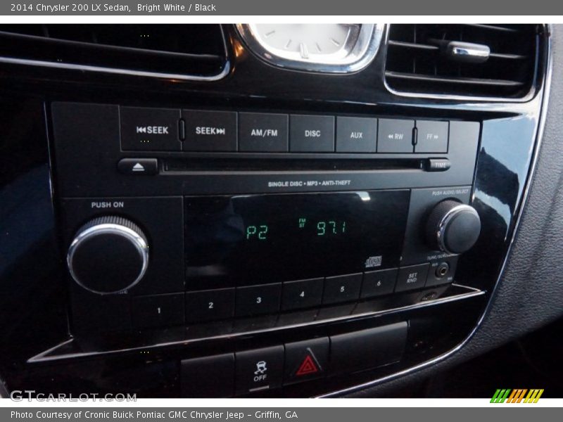 Bright White / Black 2014 Chrysler 200 LX Sedan