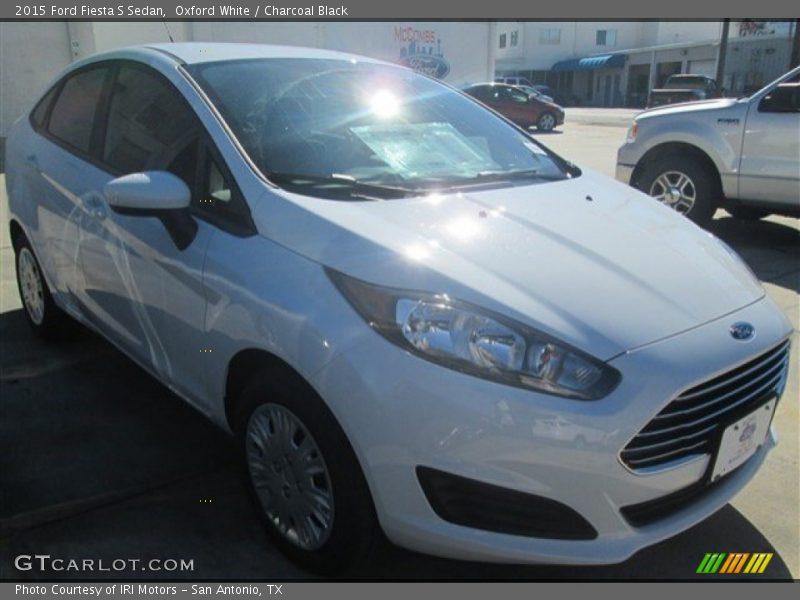 Oxford White / Charcoal Black 2015 Ford Fiesta S Sedan