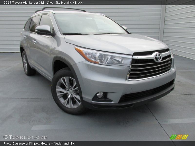 Silver Sky Metallic / Black 2015 Toyota Highlander XLE