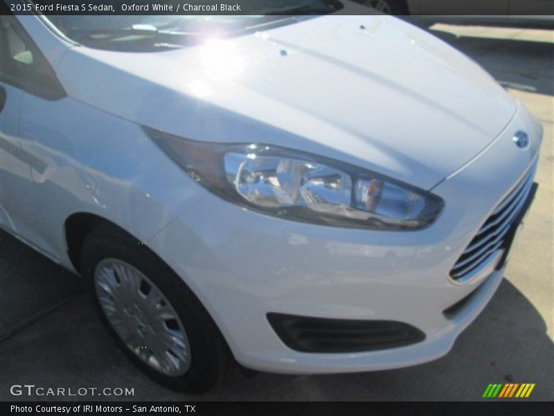 Oxford White / Charcoal Black 2015 Ford Fiesta S Sedan