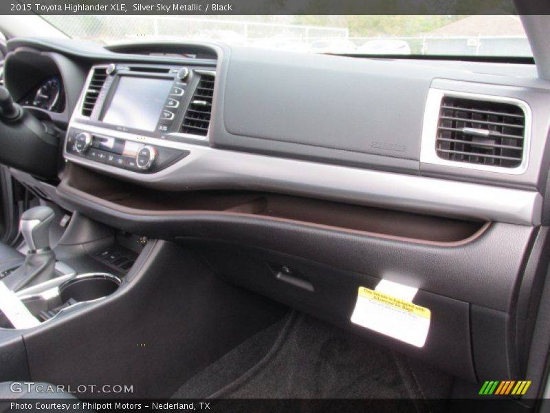 Silver Sky Metallic / Black 2015 Toyota Highlander XLE