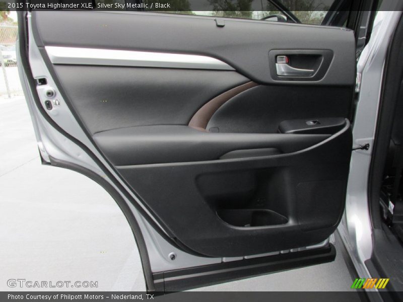 Silver Sky Metallic / Black 2015 Toyota Highlander XLE