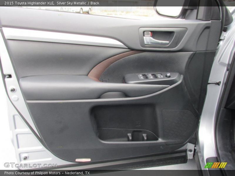 Silver Sky Metallic / Black 2015 Toyota Highlander XLE