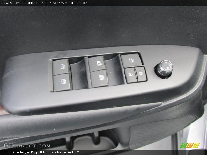 Silver Sky Metallic / Black 2015 Toyota Highlander XLE