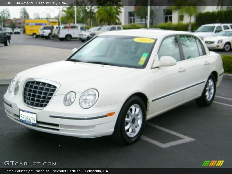 Pearl White / Gray 2005 Kia Amanti