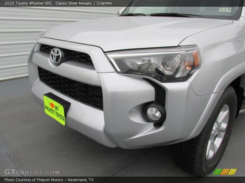 Classic Silver Metallic / Graphite 2015 Toyota 4Runner SR5