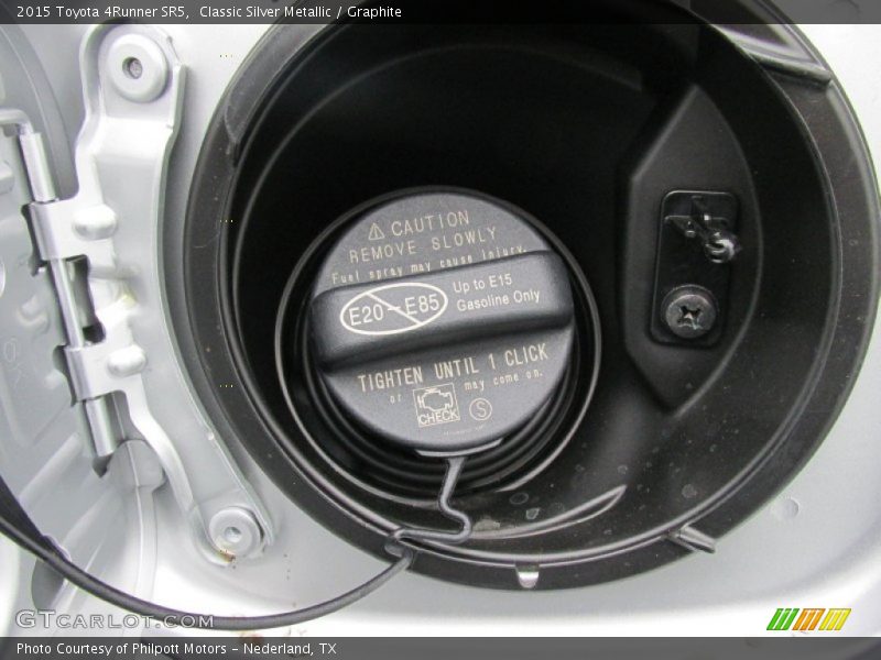Classic Silver Metallic / Graphite 2015 Toyota 4Runner SR5