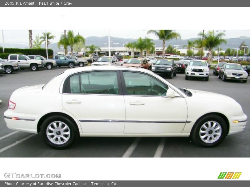 Pearl White / Gray 2005 Kia Amanti