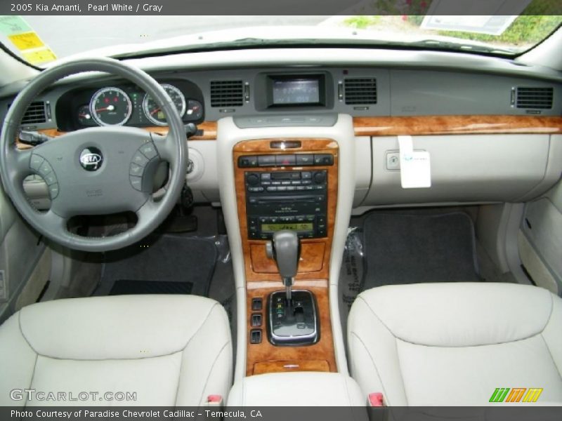 Pearl White / Gray 2005 Kia Amanti