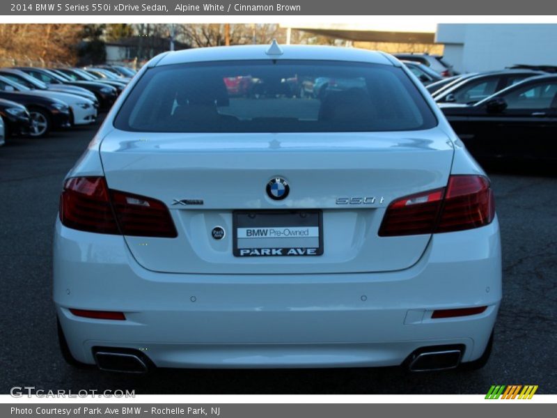 Alpine White / Cinnamon Brown 2014 BMW 5 Series 550i xDrive Sedan