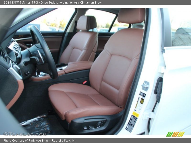 Alpine White / Cinnamon Brown 2014 BMW 5 Series 550i xDrive Sedan