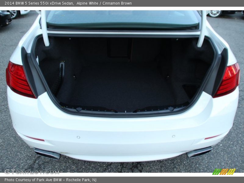 Alpine White / Cinnamon Brown 2014 BMW 5 Series 550i xDrive Sedan