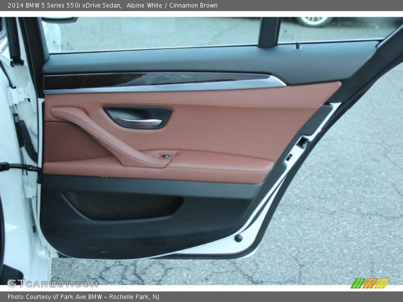 Alpine White / Cinnamon Brown 2014 BMW 5 Series 550i xDrive Sedan