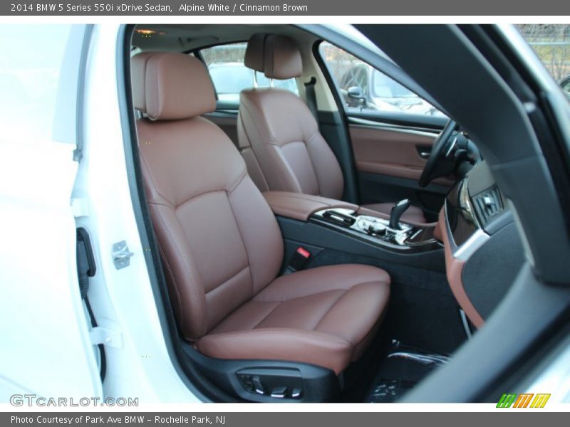 Alpine White / Cinnamon Brown 2014 BMW 5 Series 550i xDrive Sedan