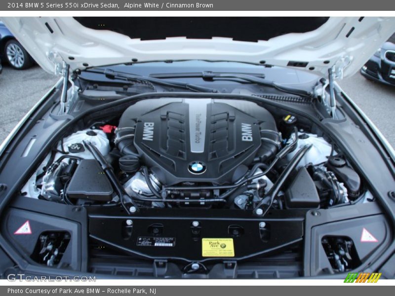 Alpine White / Cinnamon Brown 2014 BMW 5 Series 550i xDrive Sedan