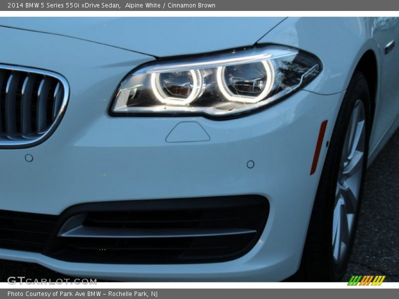 Alpine White / Cinnamon Brown 2014 BMW 5 Series 550i xDrive Sedan