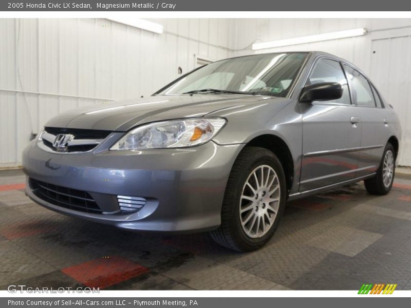 Front 3/4 View of 2005 Civic LX Sedan