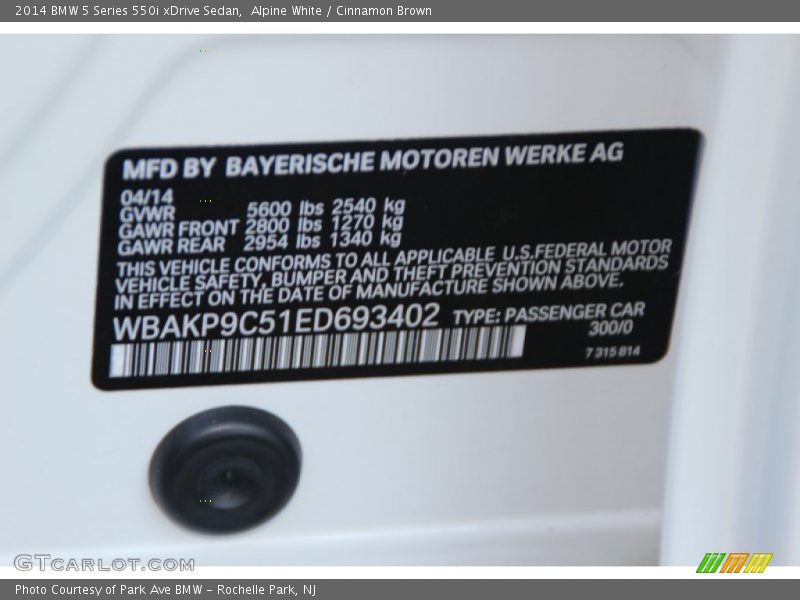 Alpine White / Cinnamon Brown 2014 BMW 5 Series 550i xDrive Sedan