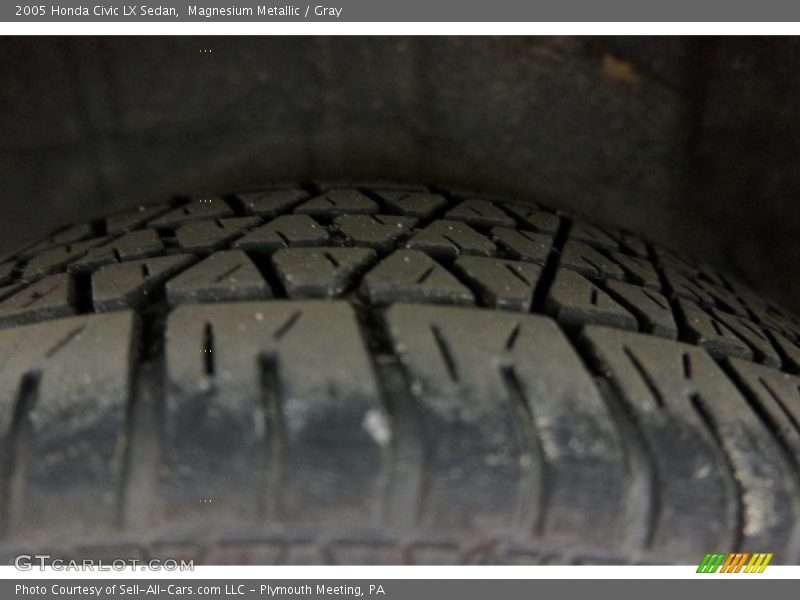 Magnesium Metallic / Gray 2005 Honda Civic LX Sedan