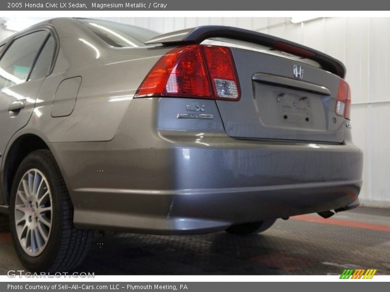 Magnesium Metallic / Gray 2005 Honda Civic LX Sedan