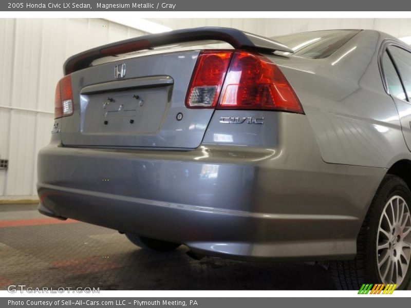 Magnesium Metallic / Gray 2005 Honda Civic LX Sedan