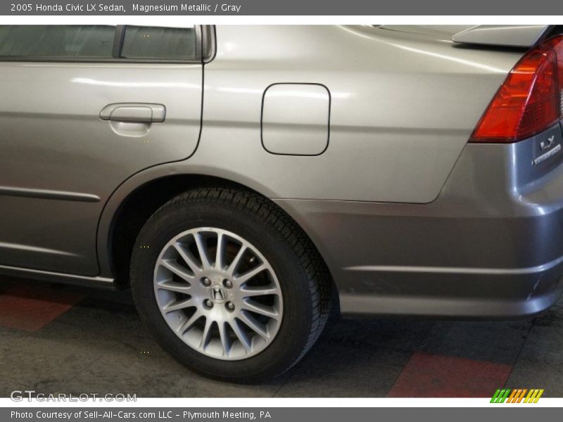 Magnesium Metallic / Gray 2005 Honda Civic LX Sedan