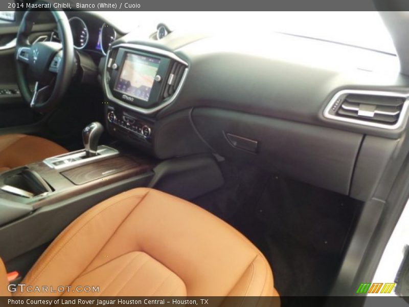Bianco (White) / Cuoio 2014 Maserati Ghibli