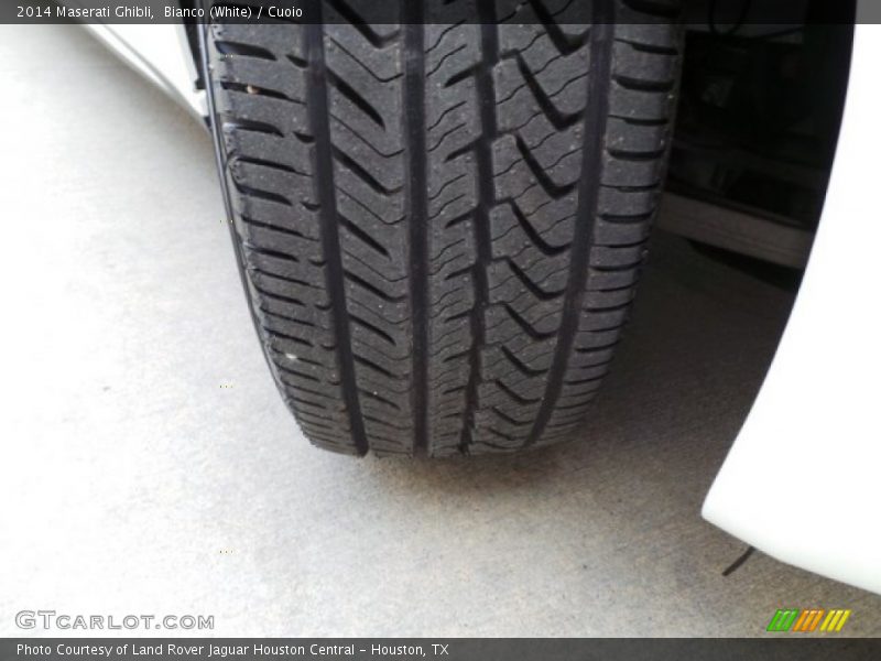 Bianco (White) / Cuoio 2014 Maserati Ghibli