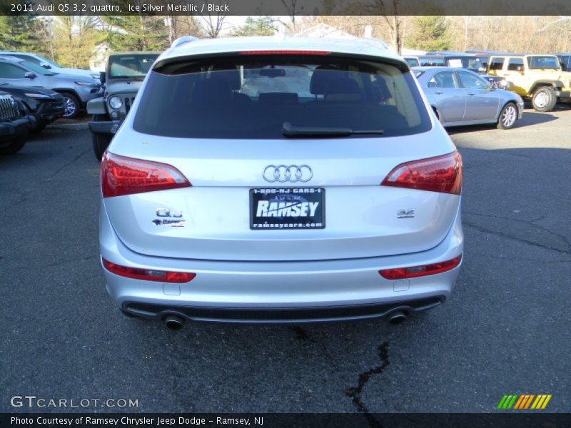 Ice Silver Metallic / Black 2011 Audi Q5 3.2 quattro
