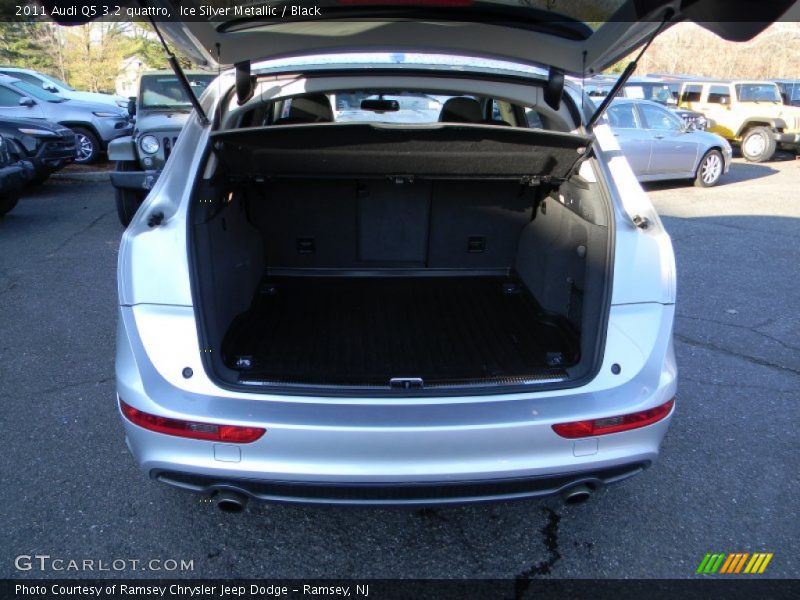 Ice Silver Metallic / Black 2011 Audi Q5 3.2 quattro