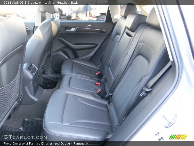 Ice Silver Metallic / Black 2011 Audi Q5 3.2 quattro
