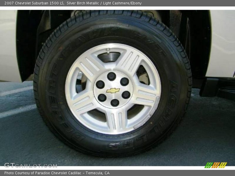 Silver Birch Metallic / Light Cashmere/Ebony 2007 Chevrolet Suburban 1500 LS