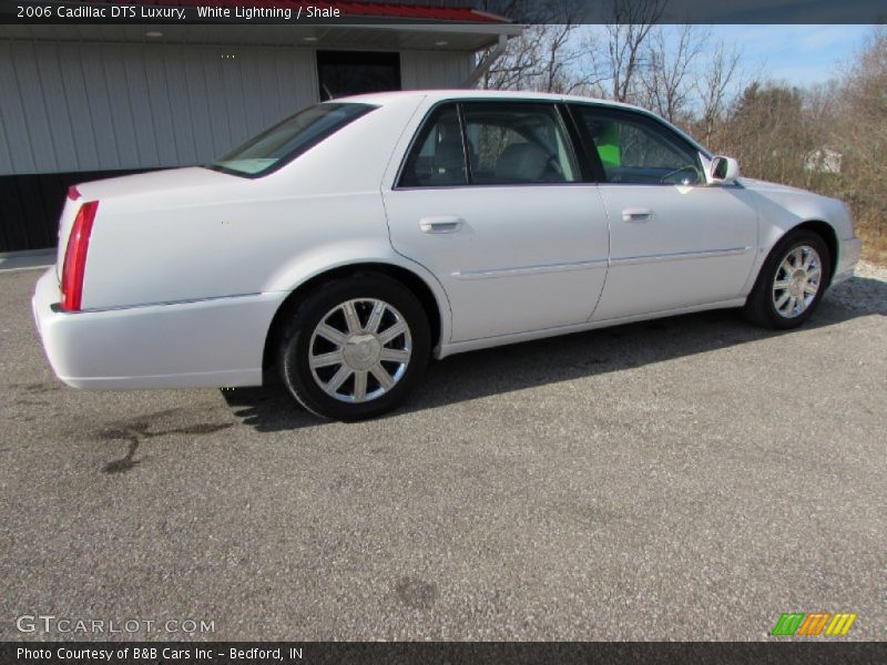 White Lightning / Shale 2006 Cadillac DTS Luxury