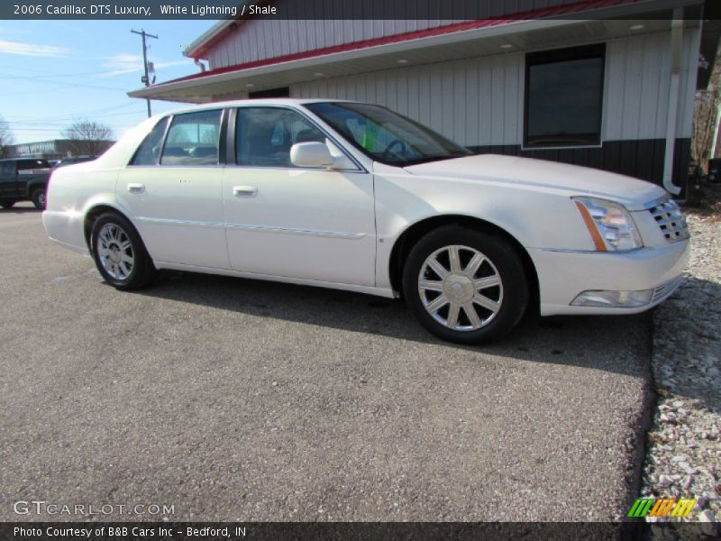 White Lightning / Shale 2006 Cadillac DTS Luxury