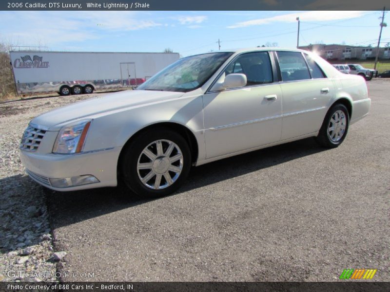 White Lightning / Shale 2006 Cadillac DTS Luxury