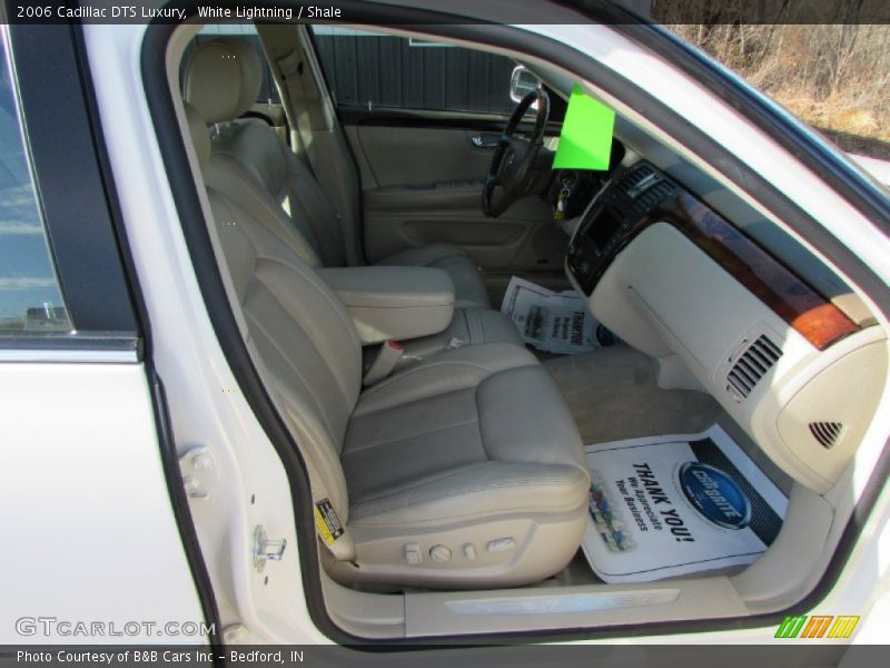 White Lightning / Shale 2006 Cadillac DTS Luxury