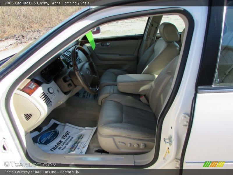 White Lightning / Shale 2006 Cadillac DTS Luxury
