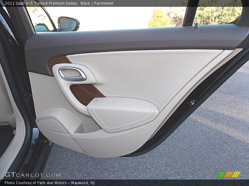 Door Panel of 2011 9-5 Turbo4 Premium Sedan