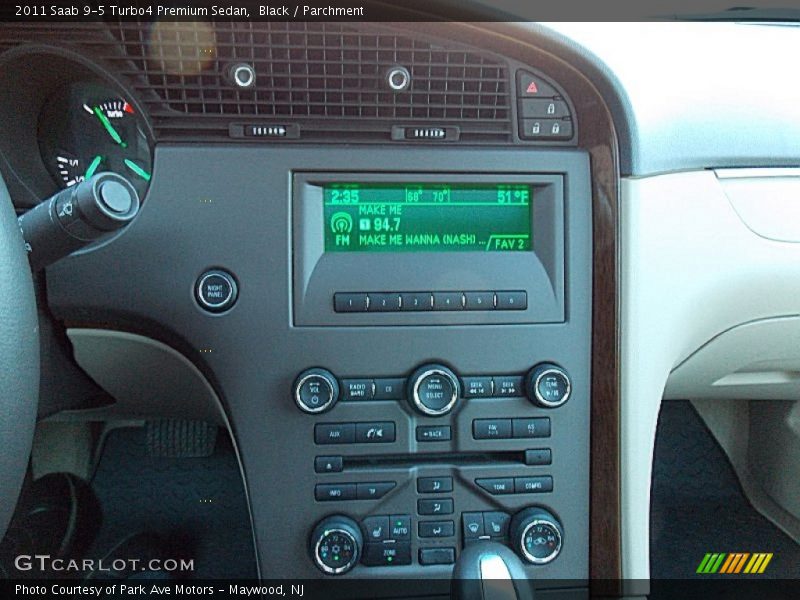 Controls of 2011 9-5 Turbo4 Premium Sedan