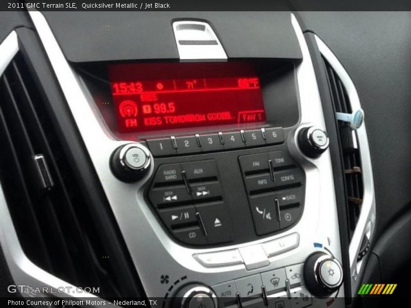 Quicksilver Metallic / Jet Black 2011 GMC Terrain SLE
