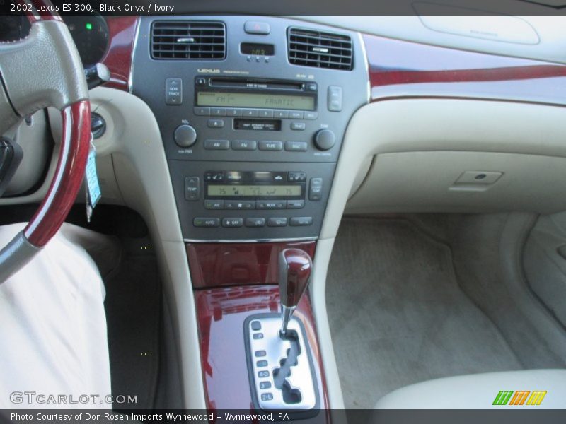 Black Onyx / Ivory 2002 Lexus ES 300