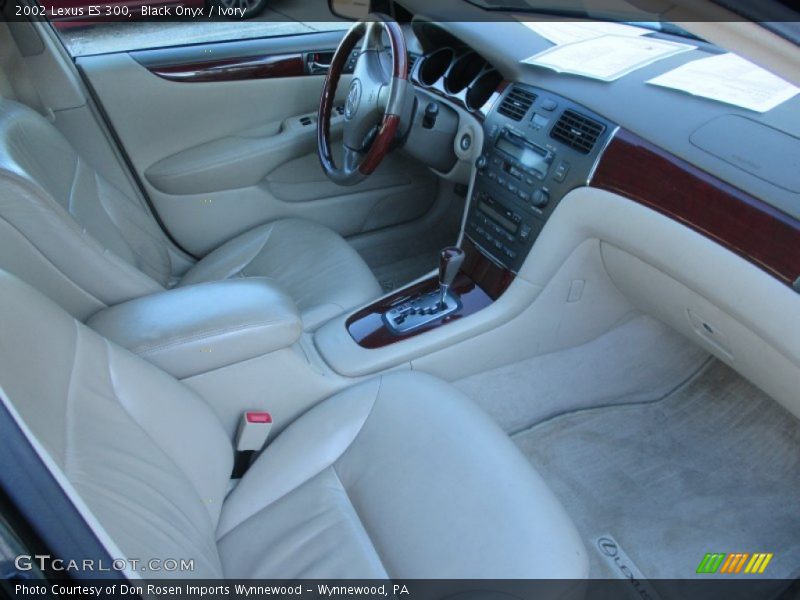 Black Onyx / Ivory 2002 Lexus ES 300