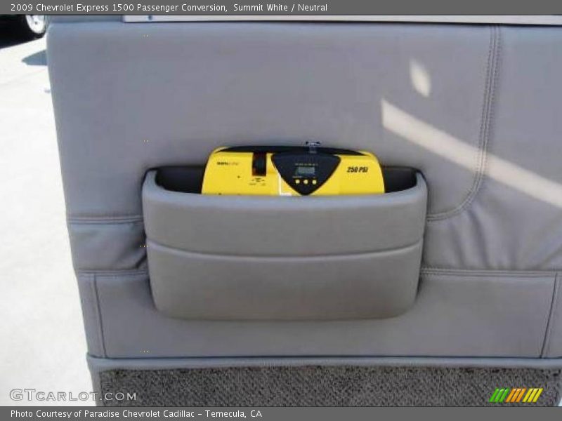 Summit White / Neutral 2009 Chevrolet Express 1500 Passenger Conversion