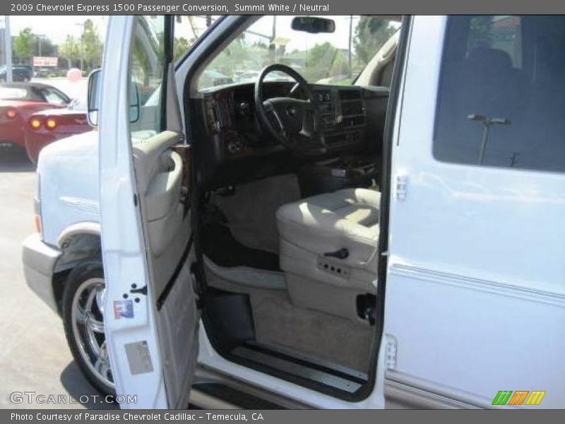 Summit White / Neutral 2009 Chevrolet Express 1500 Passenger Conversion