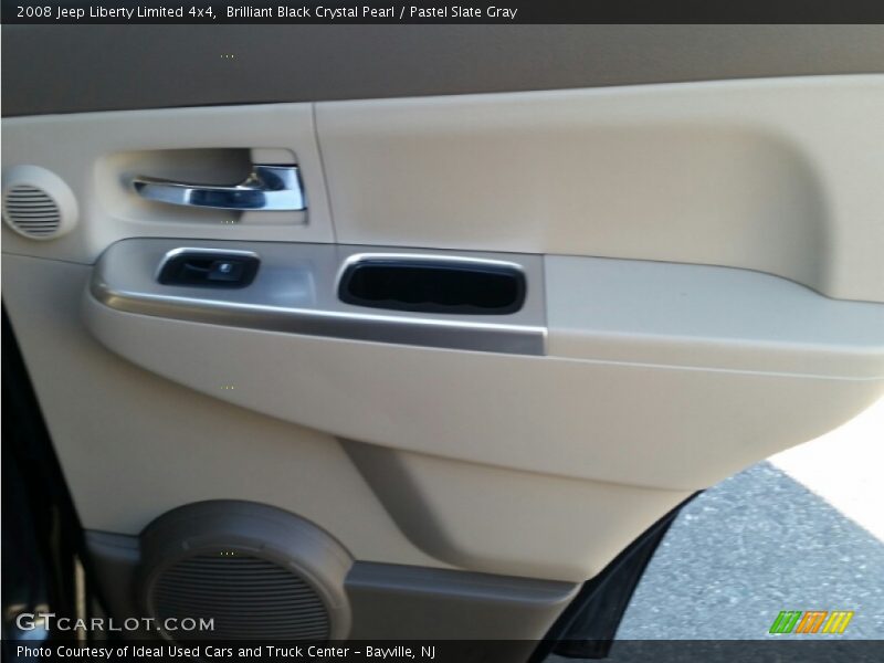 Brilliant Black Crystal Pearl / Pastel Slate Gray 2008 Jeep Liberty Limited 4x4