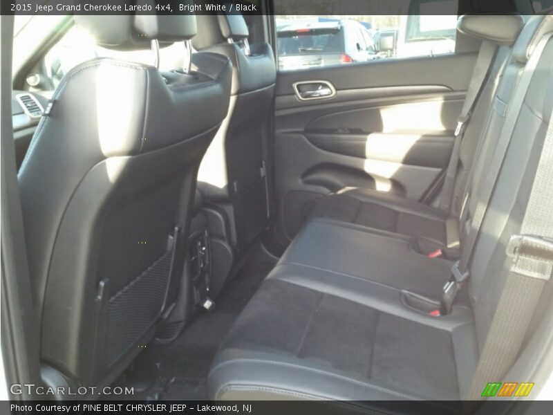 Bright White / Black 2015 Jeep Grand Cherokee Laredo 4x4